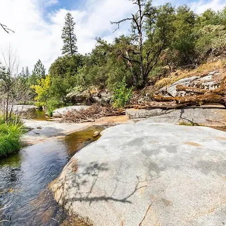 Ponderosa Creekside Retreat Villa